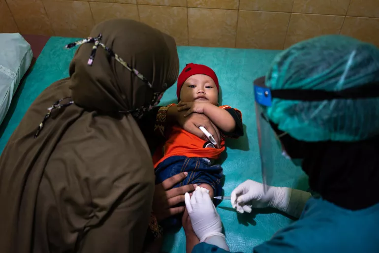 Child vaccination Indonesia 